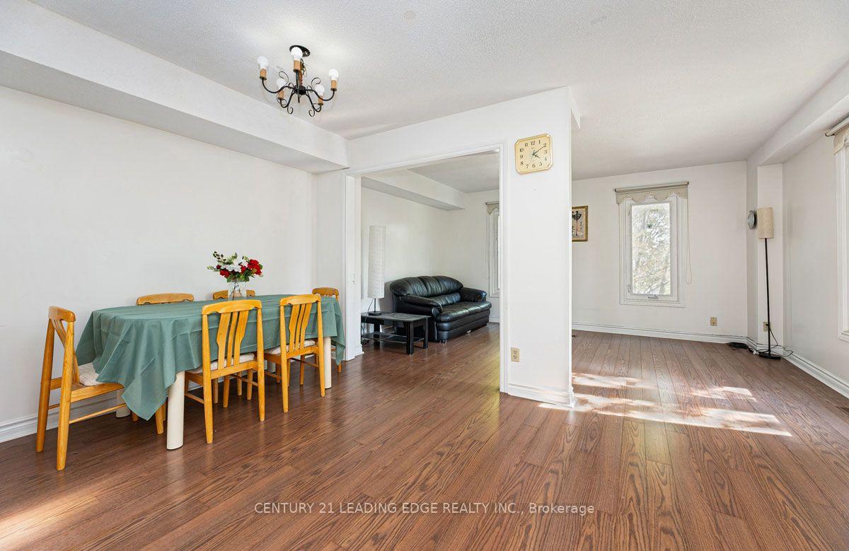 Photo 4 of Unit 1, 3 Reidmount Avenue, Scarborough, Agincourt South-Malvern West — HOMEH