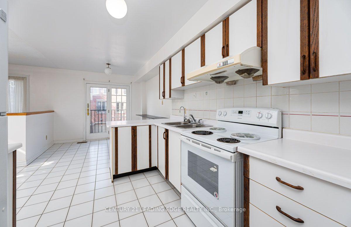 Photo 9 of Unit 1, 3 Reidmount Avenue, Scarborough, Agincourt South-Malvern West — HOMEH