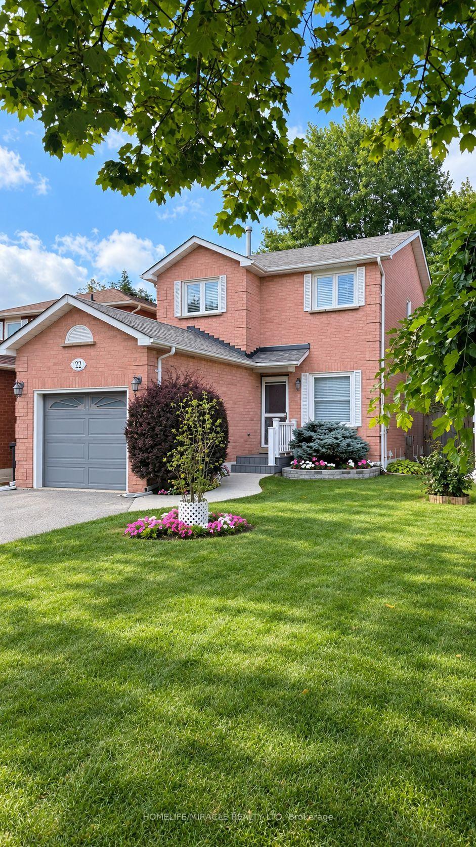 Photo 2 of 22 Murdoch Drive, Brampton, Northwood Park — HOMEH