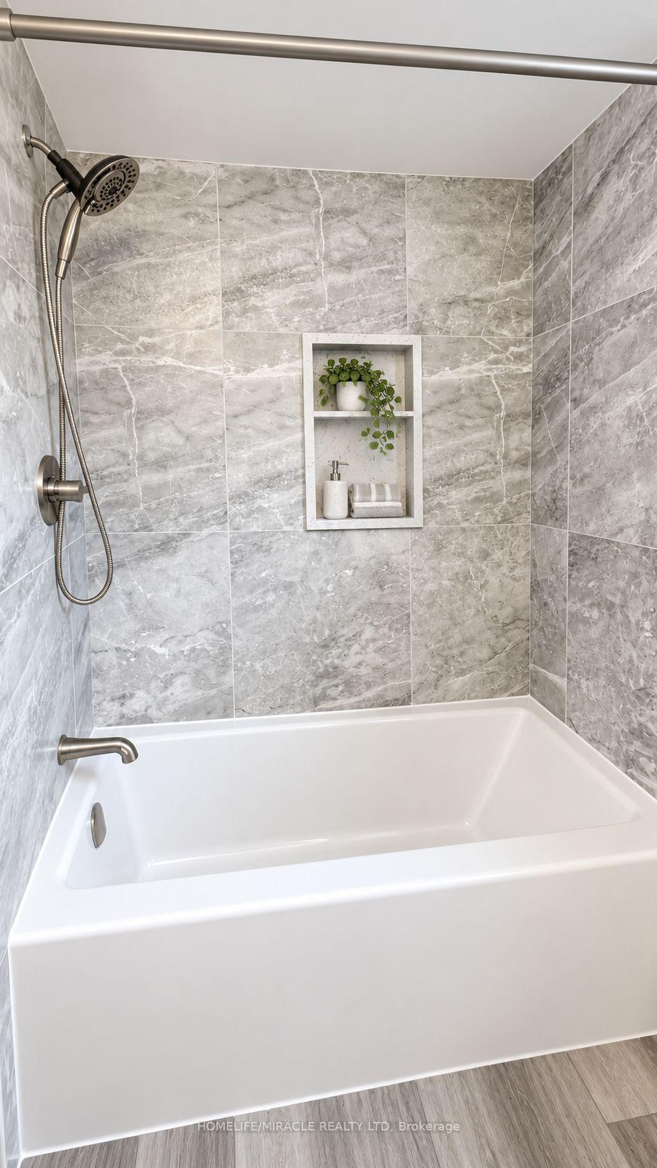 Photo 13 of 22 Murdoch Drive, Brampton, Northwood Park — HOMEH