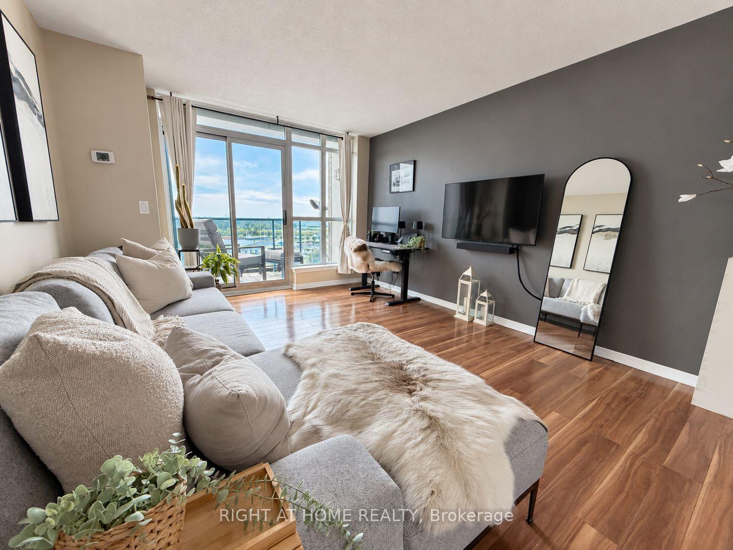 Photo 4 of Unit 906, 340 Watson Street W, Whitby, Port Whitby — HOMEH