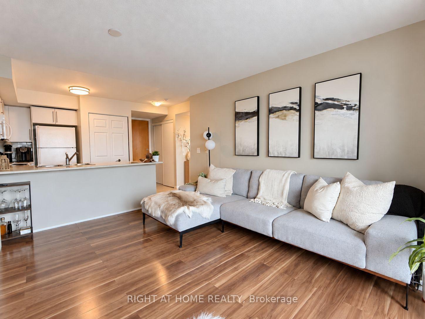 Photo 6 of Unit 906, 340 Watson Street W, Whitby, Port Whitby — HOMEH