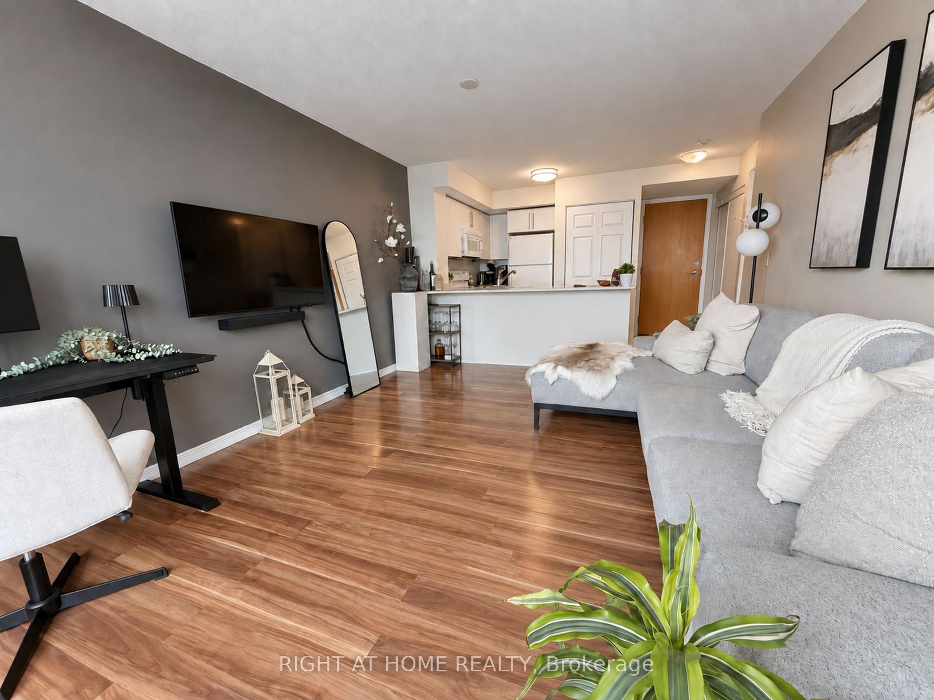 Photo 7 of Unit 906, 340 Watson Street W, Whitby, Port Whitby — HOMEH