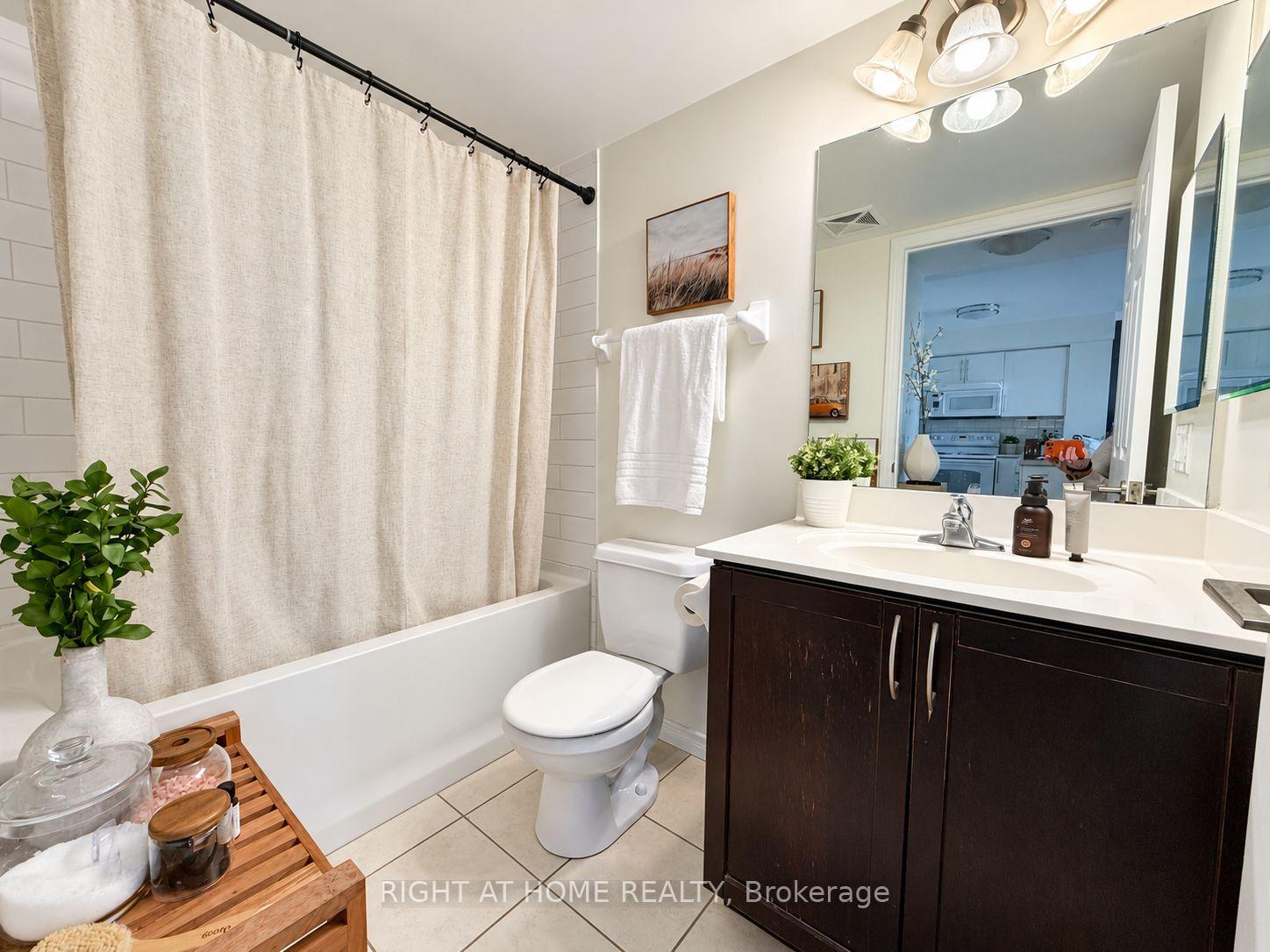 Photo 13 of Unit 906, 340 Watson Street W, Whitby, Port Whitby — HOMEH