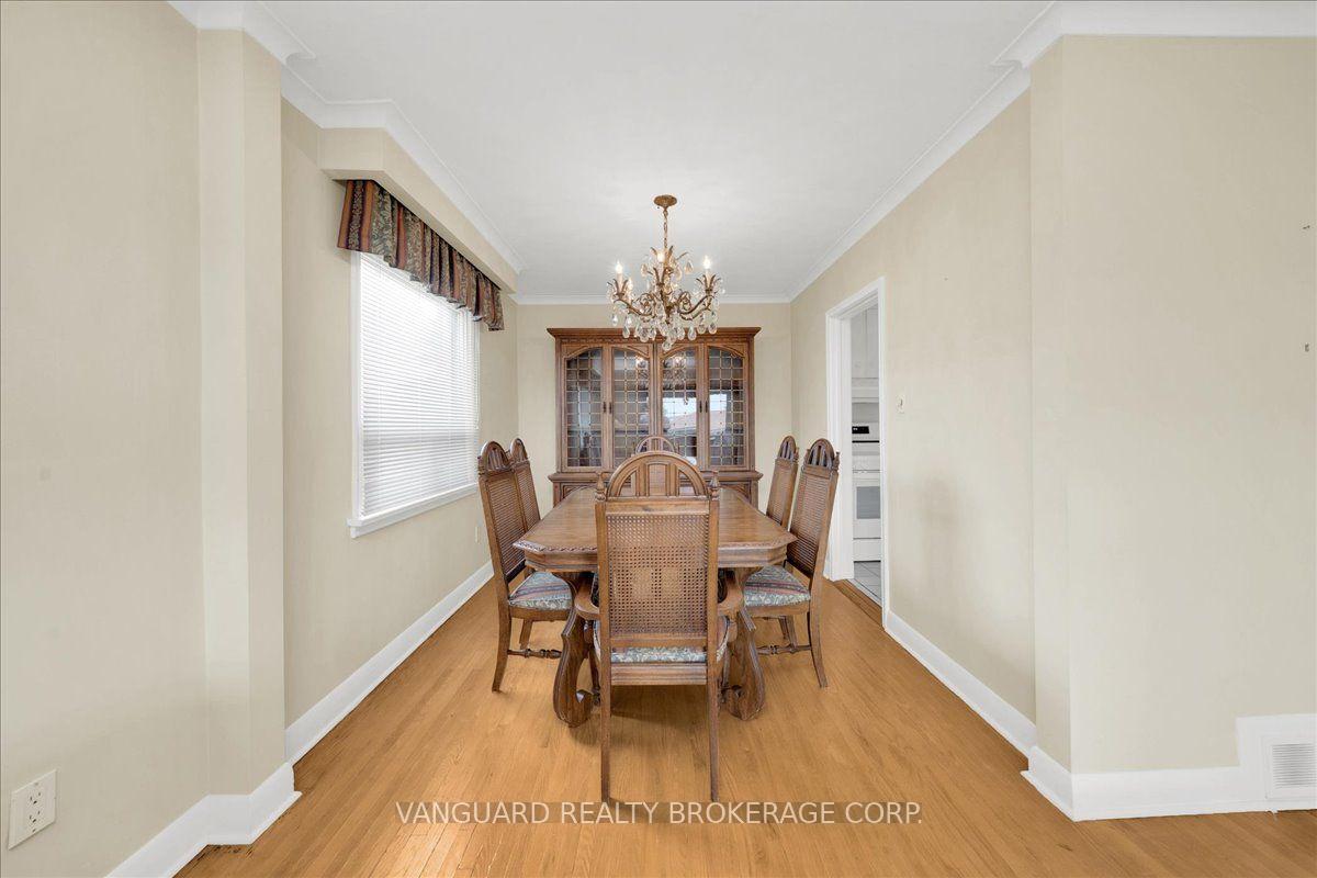 Photo 16 of 39 Camborne Avenue, North York, Downsview-Roding-CFB — HOMEH