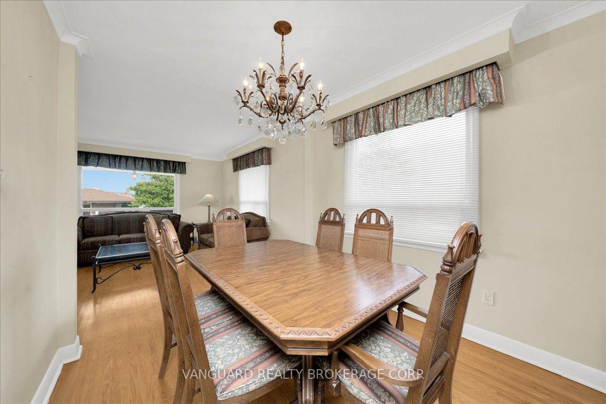 Photo 18 of 39 Camborne Avenue, North York, Downsview-Roding-CFB — HOMEH