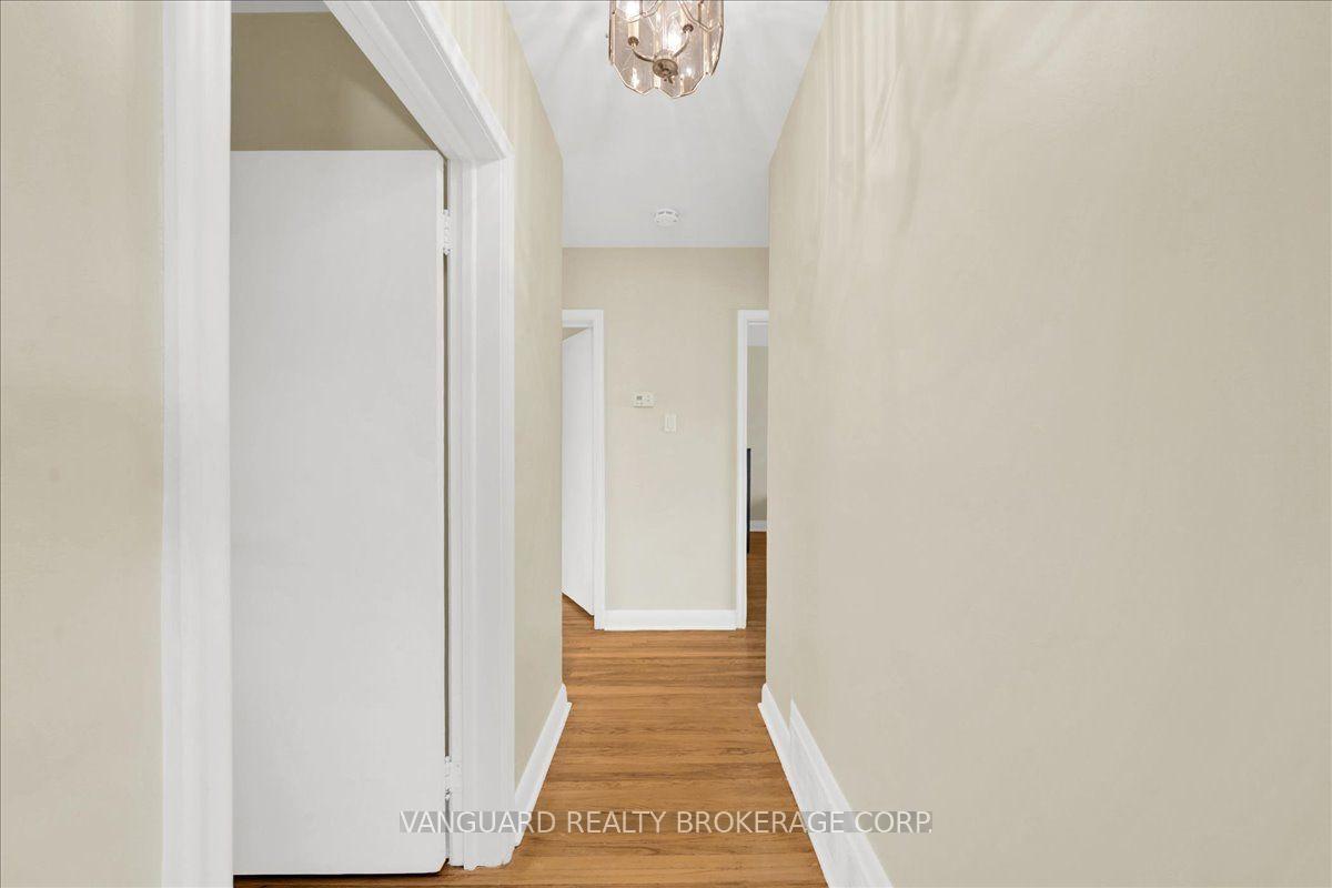 Photo 24 of 39 Camborne Avenue, North York, Downsview-Roding-CFB — HOMEH