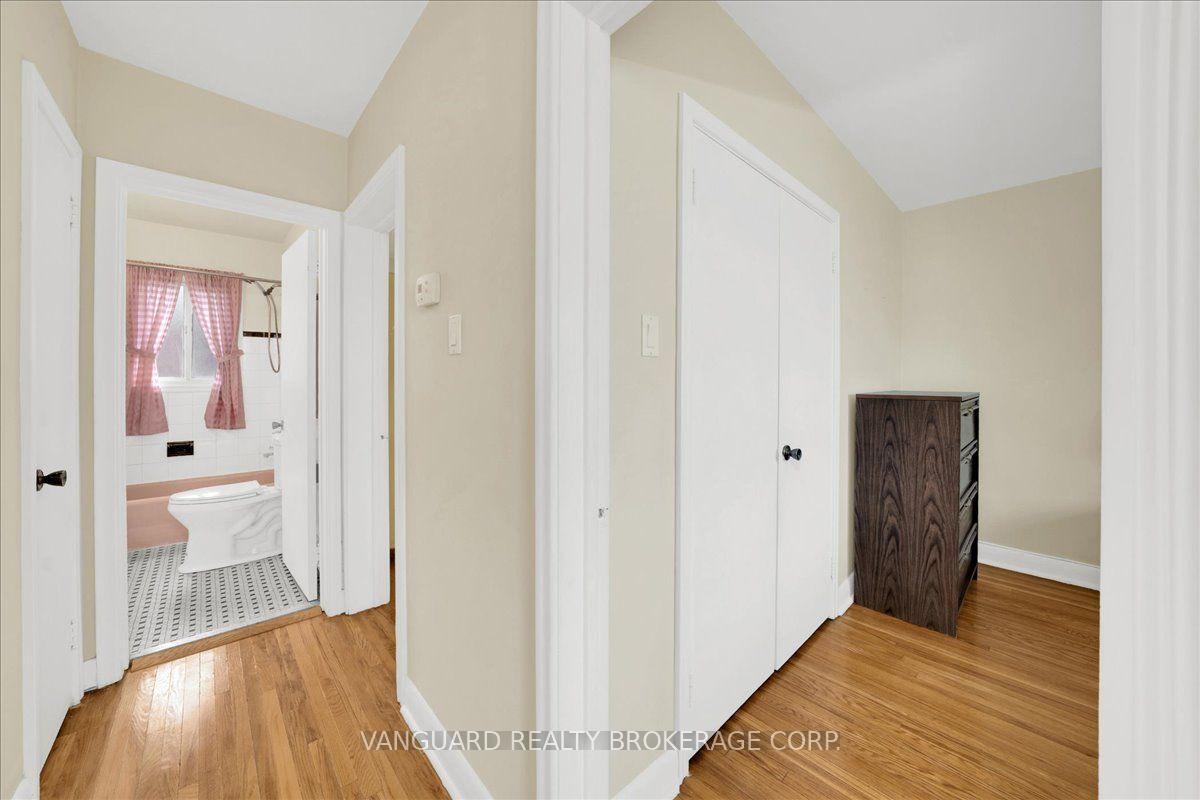 Photo 26 of 39 Camborne Avenue, North York, Downsview-Roding-CFB — HOMEH