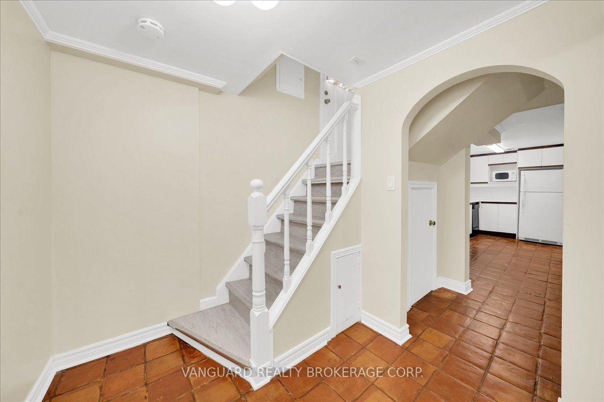 Photo 32 of 39 Camborne Avenue, North York, Downsview-Roding-CFB — HOMEH