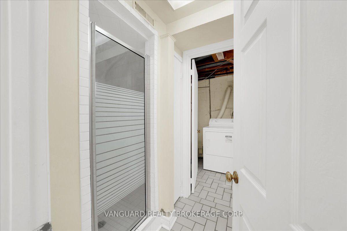 Photo 34 of 39 Camborne Avenue, North York, Downsview-Roding-CFB — HOMEH