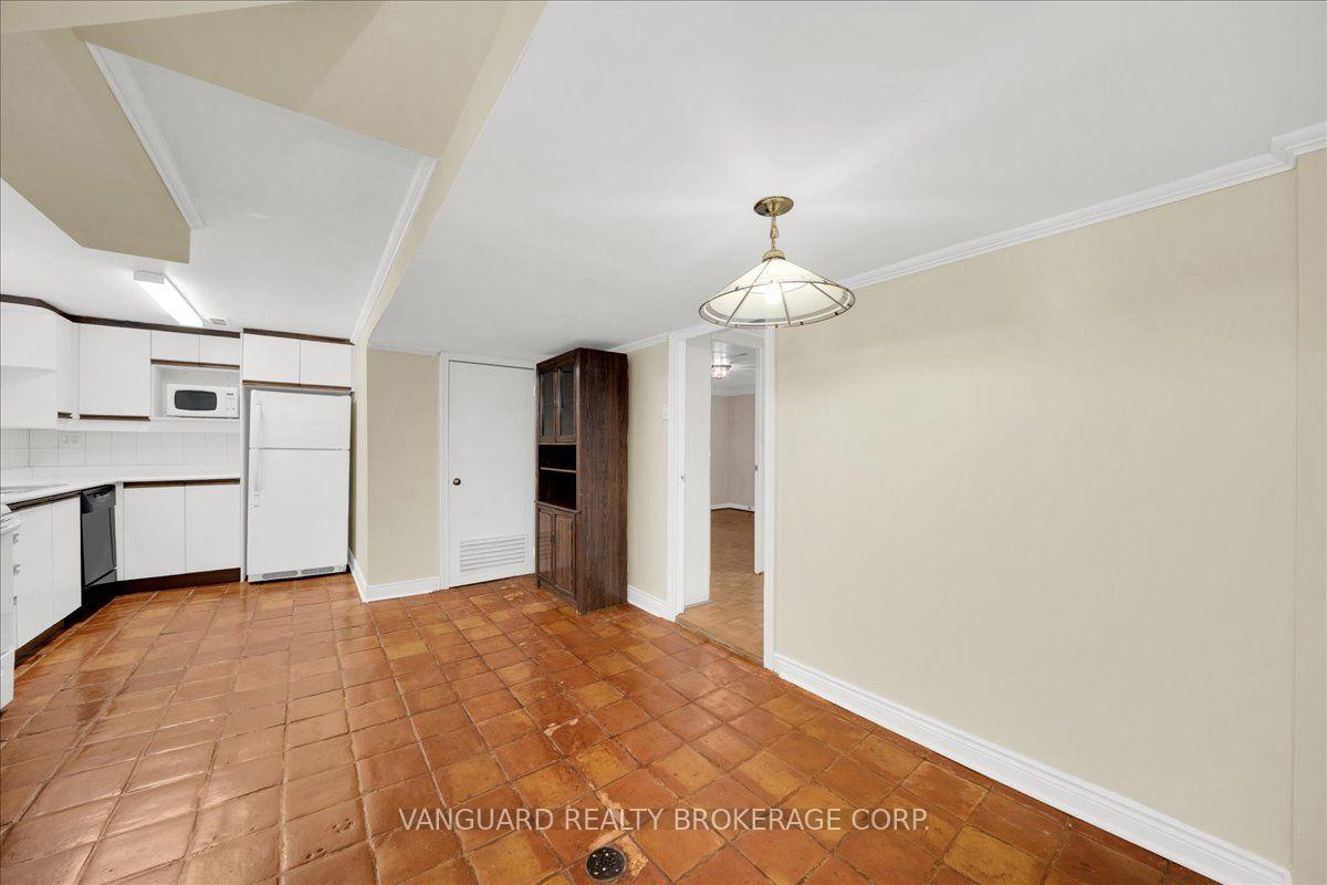 Photo 40 of 39 Camborne Avenue, North York, Downsview-Roding-CFB — HOMEH