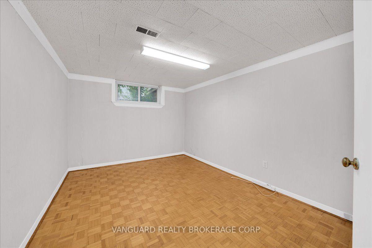 Photo 42 of 39 Camborne Avenue, North York, Downsview-Roding-CFB — HOMEH