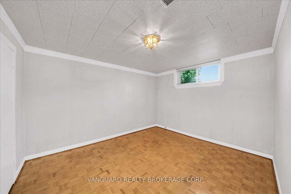 Photo 43 of 39 Camborne Avenue, North York, Downsview-Roding-CFB — HOMEH