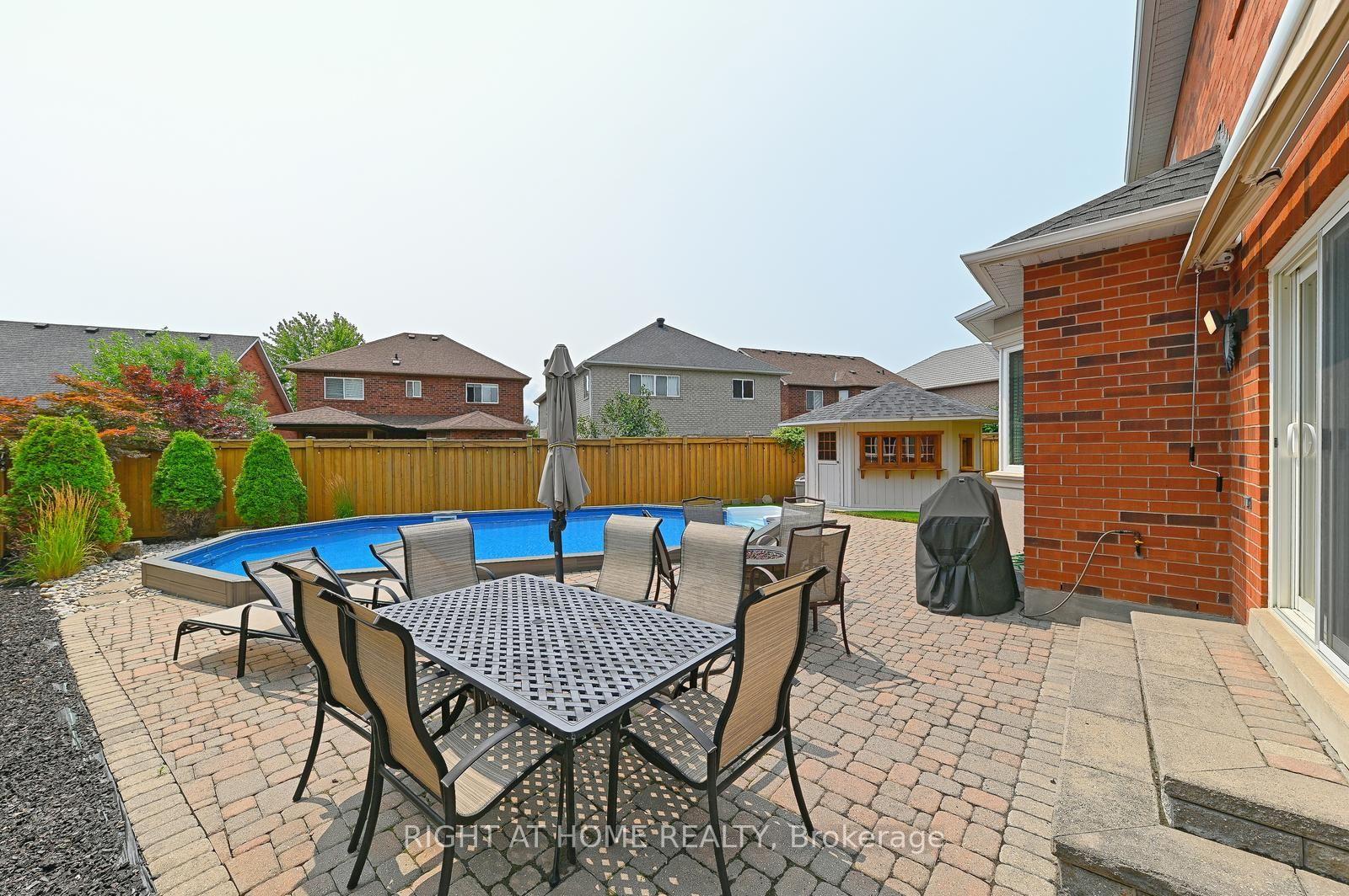 Photo 5 of 65 Baybrook Road, Brampton, Snelgrove — HOMEH