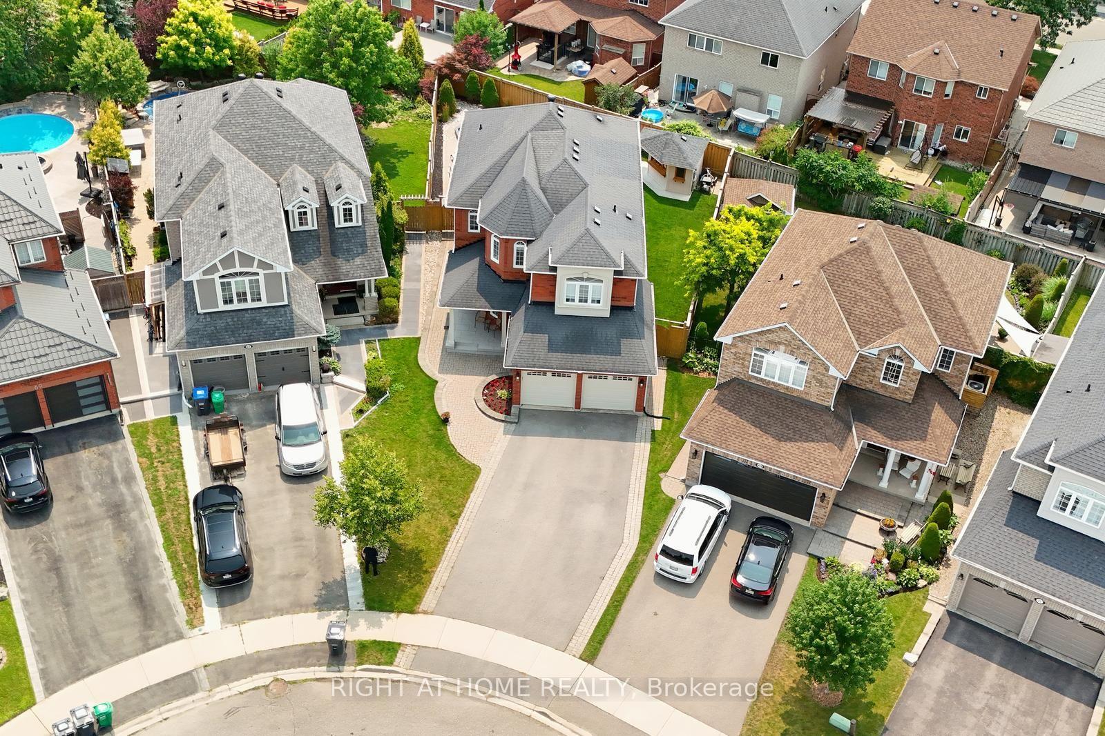 Photo 13 of 65 Baybrook Road, Brampton, Snelgrove — HOMEH