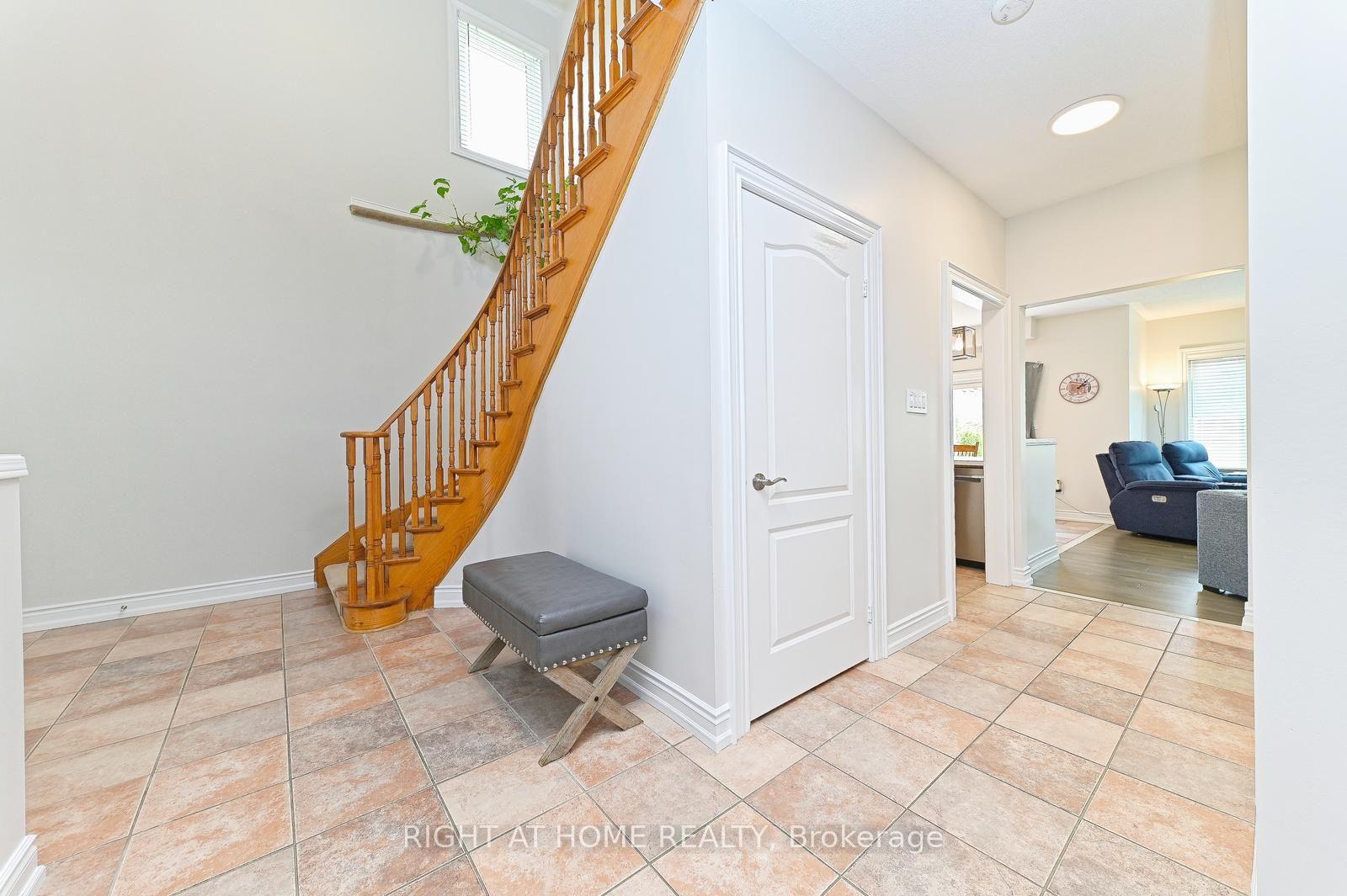 Photo 15 of 65 Baybrook Road, Brampton, Snelgrove — HOMEH