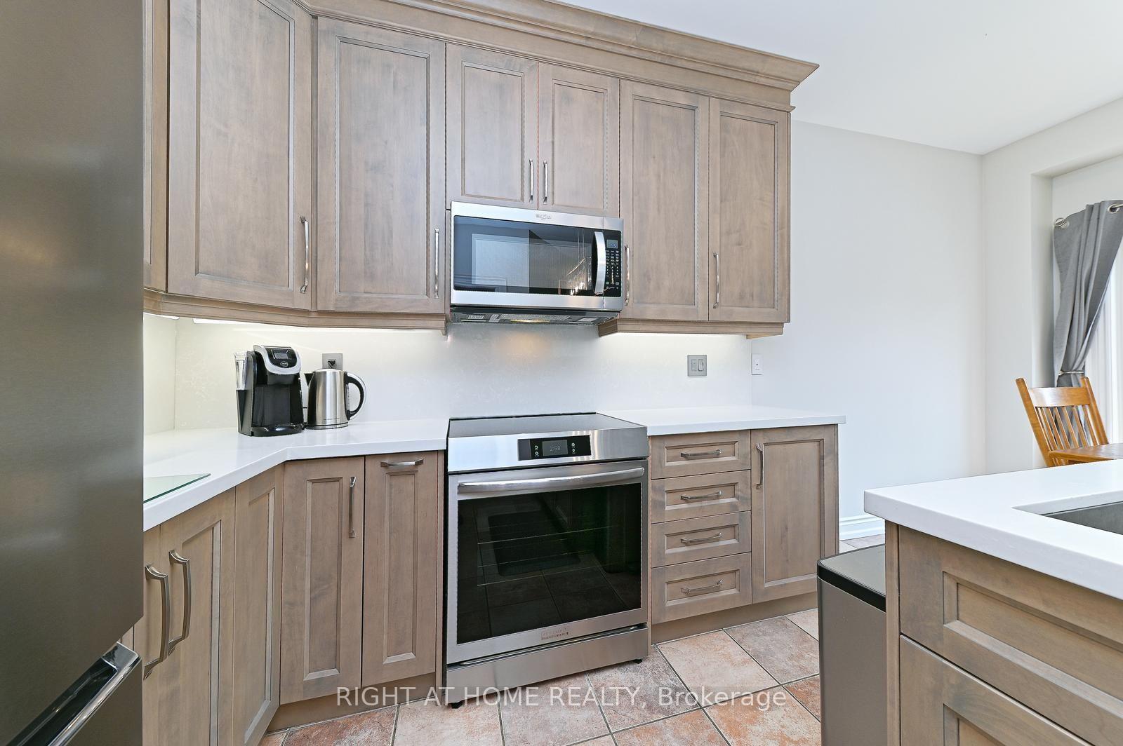 Photo 21 of 65 Baybrook Road, Brampton, Snelgrove — HOMEH