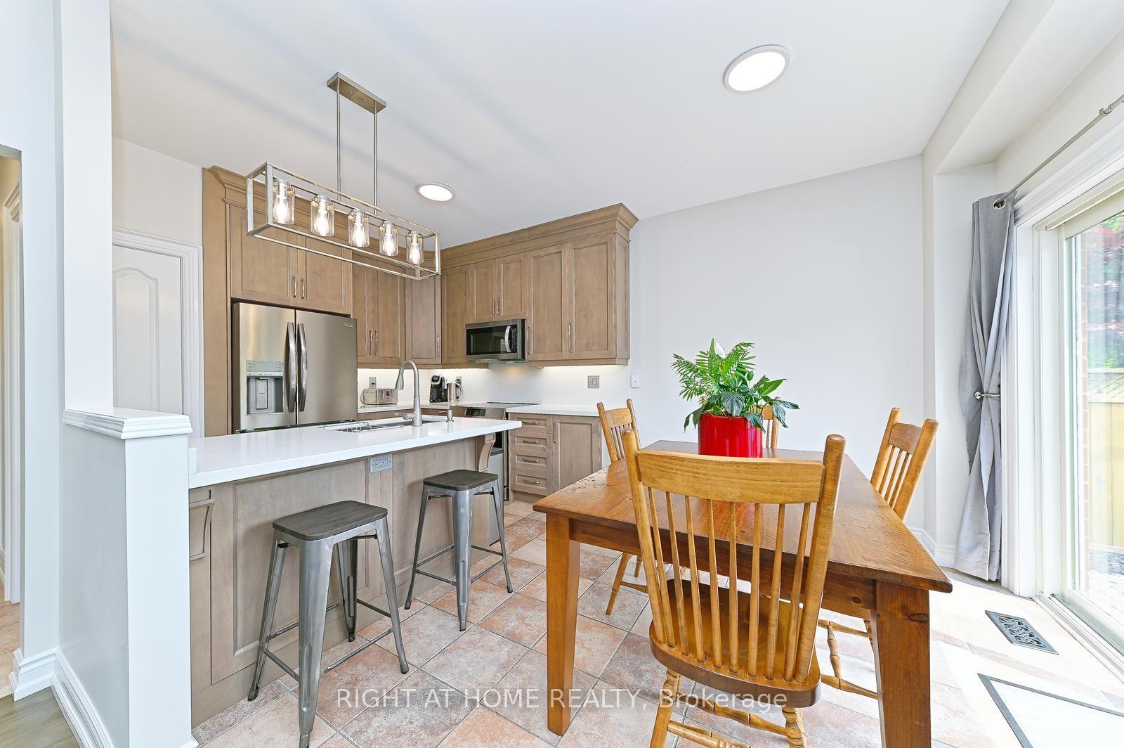 Photo 24 of 65 Baybrook Road, Brampton, Snelgrove — HOMEH