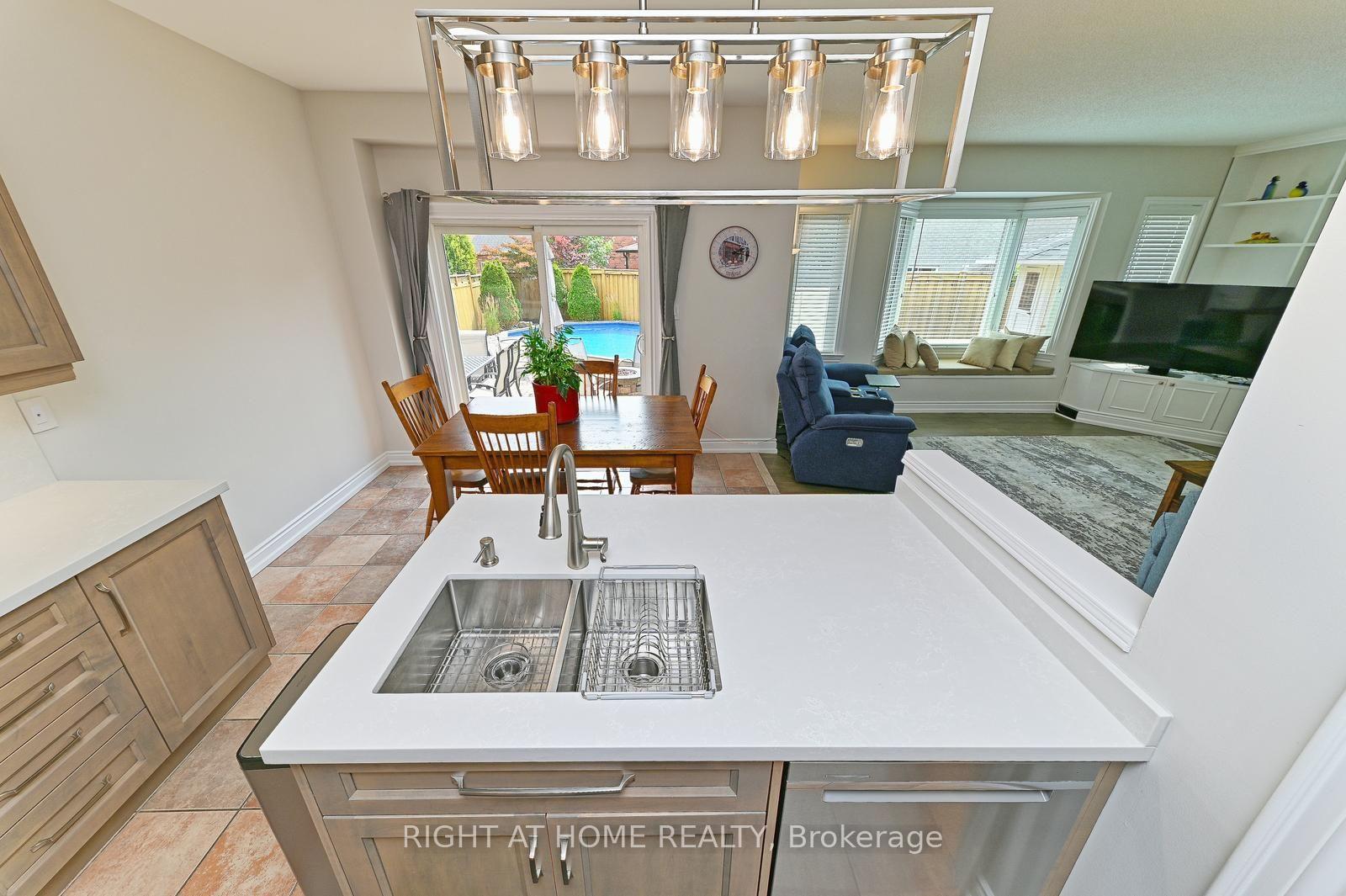 Photo 25 of 65 Baybrook Road, Brampton, Snelgrove — HOMEH