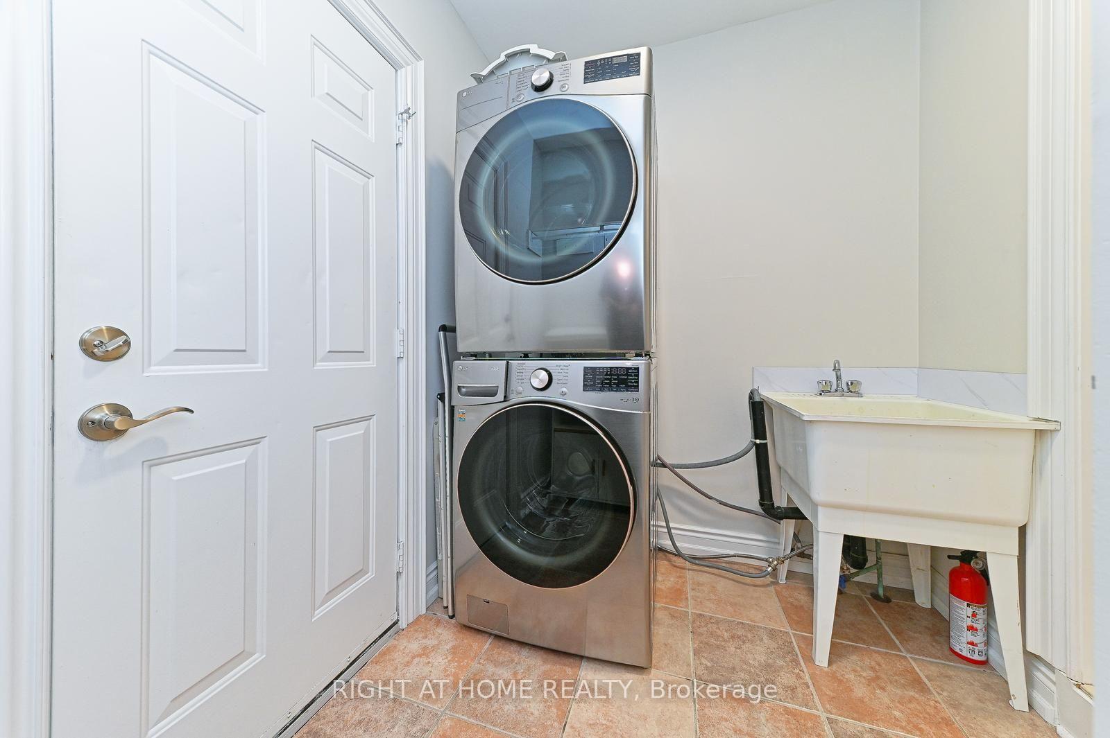 Photo 32 of 65 Baybrook Road, Brampton, Snelgrove — HOMEH
