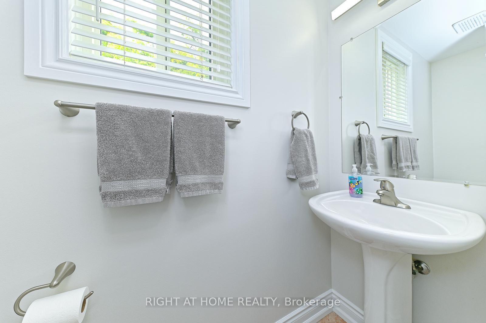 Photo 33 of 65 Baybrook Road, Brampton, Snelgrove — HOMEH