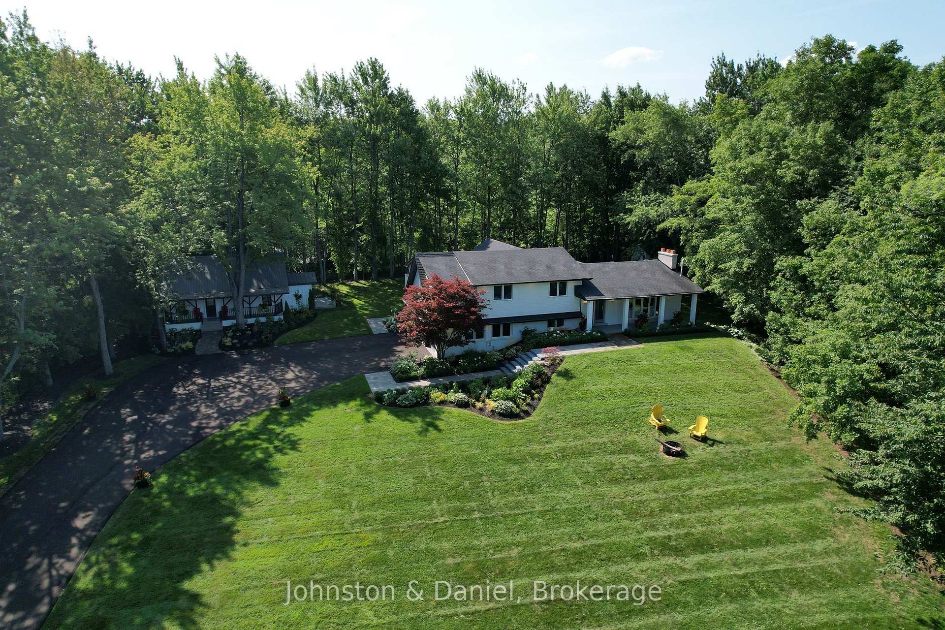 Photo of 2340 Britannia Road