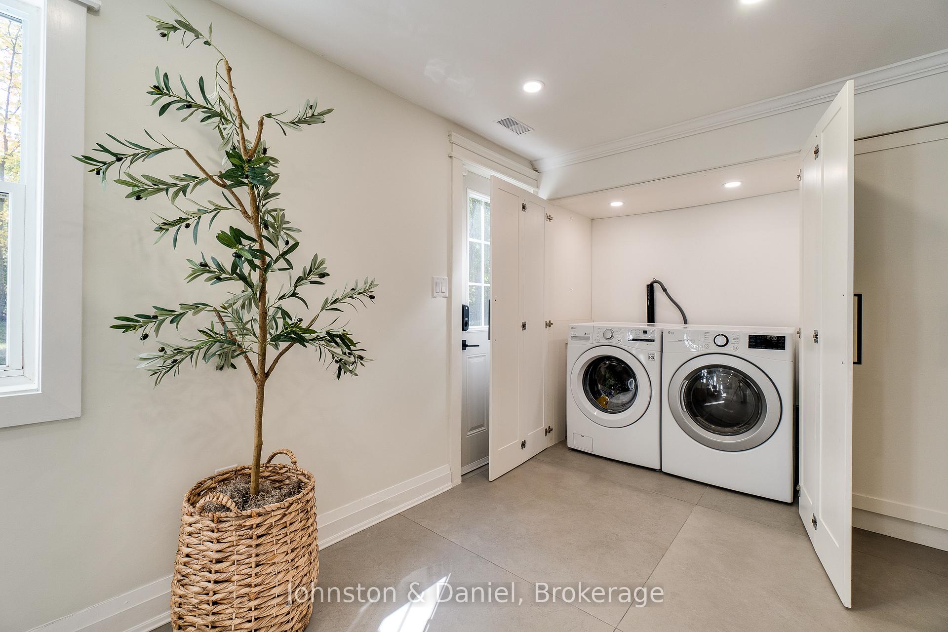 Photo 38 of 2340 Britannia Road, Burlington, Rural Burlington — HOMEH