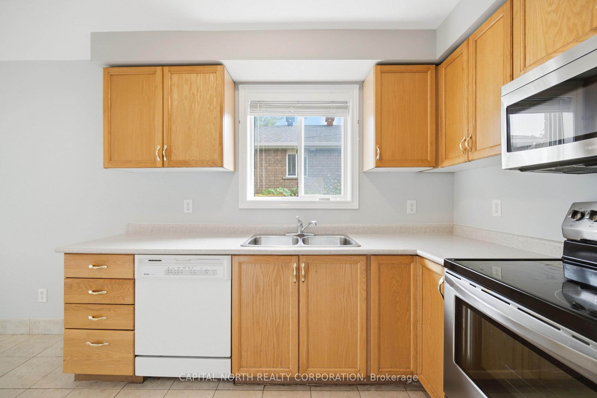 Photo 9 of 126 Marsellus Drive, Barrie, Holly — HOMEH