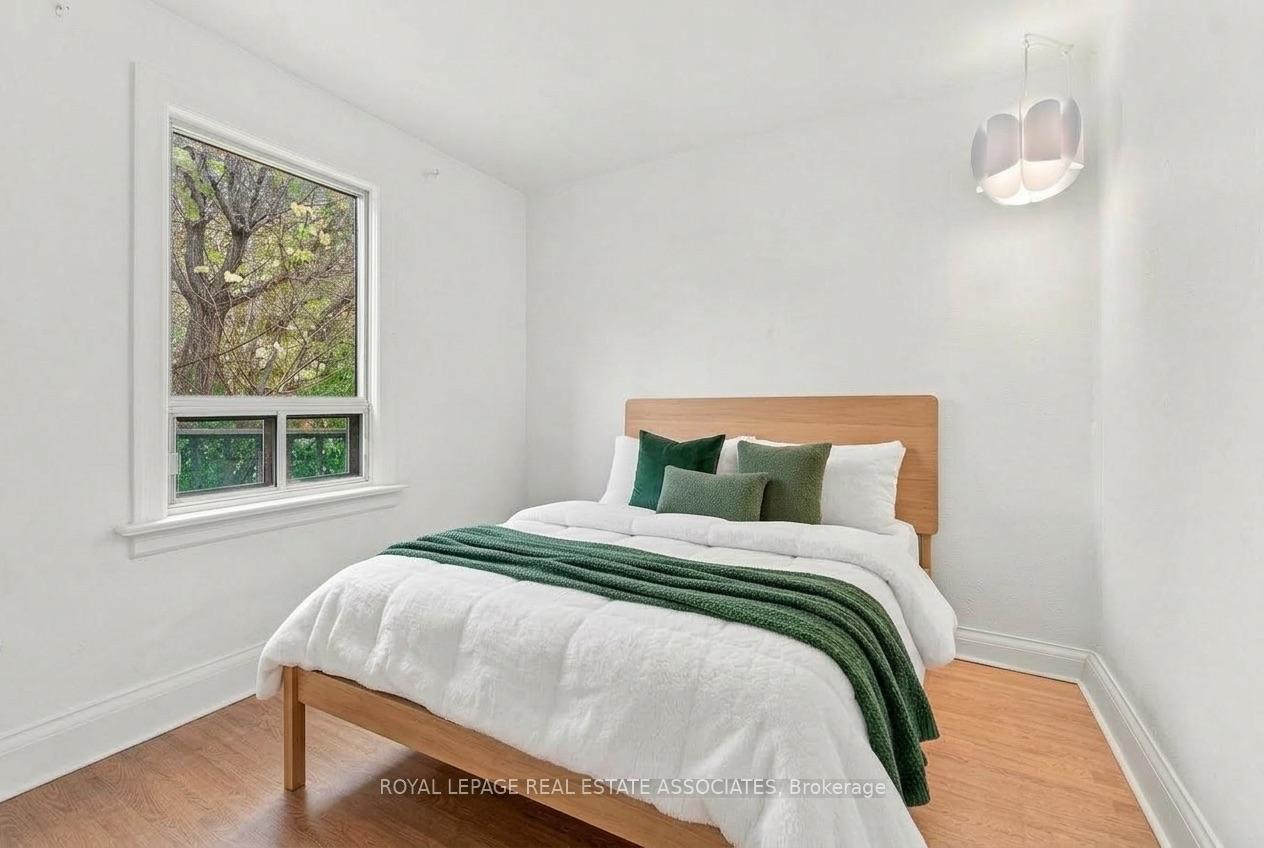 Photo 8 of 268 Troy Street, Mississauga, Mineola — HOMEH