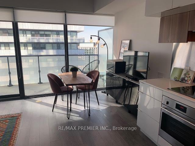 Photo 2 of Unit 3002, 185 Roehampton Avenue, Toronto, Mount Pleasant West — HOMEH