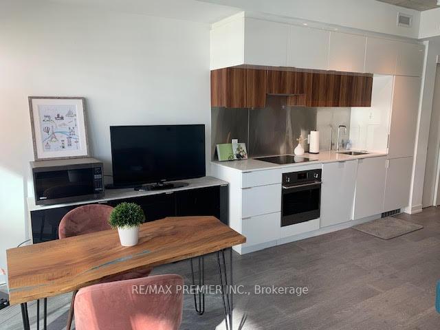 Photo 5 of Unit 3002, 185 Roehampton Avenue, Toronto, Mount Pleasant West — HOMEH