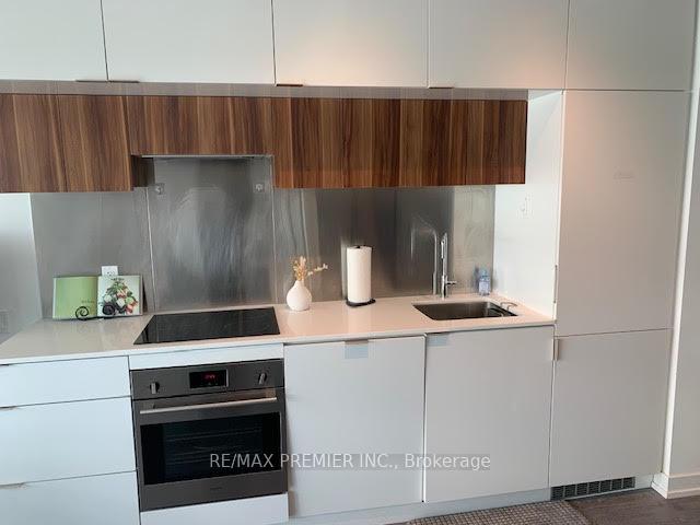 Photo 6 of Unit 3002, 185 Roehampton Avenue, Toronto, Mount Pleasant West — HOMEH
