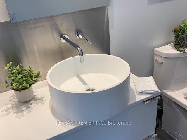 Photo 10 of Unit 3002, 185 Roehampton Avenue, Toronto, Mount Pleasant West — HOMEH