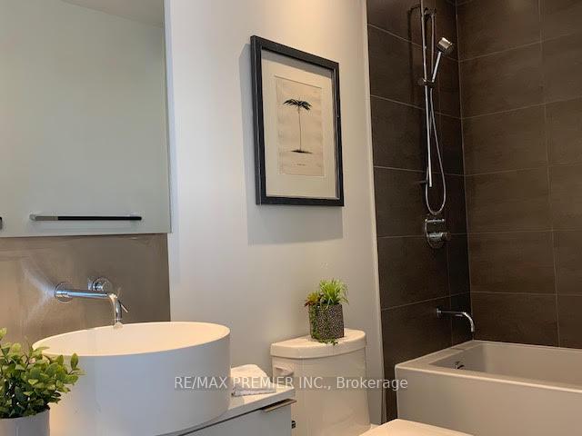 Photo 11 of Unit 3002, 185 Roehampton Avenue, Toronto, Mount Pleasant West — HOMEH