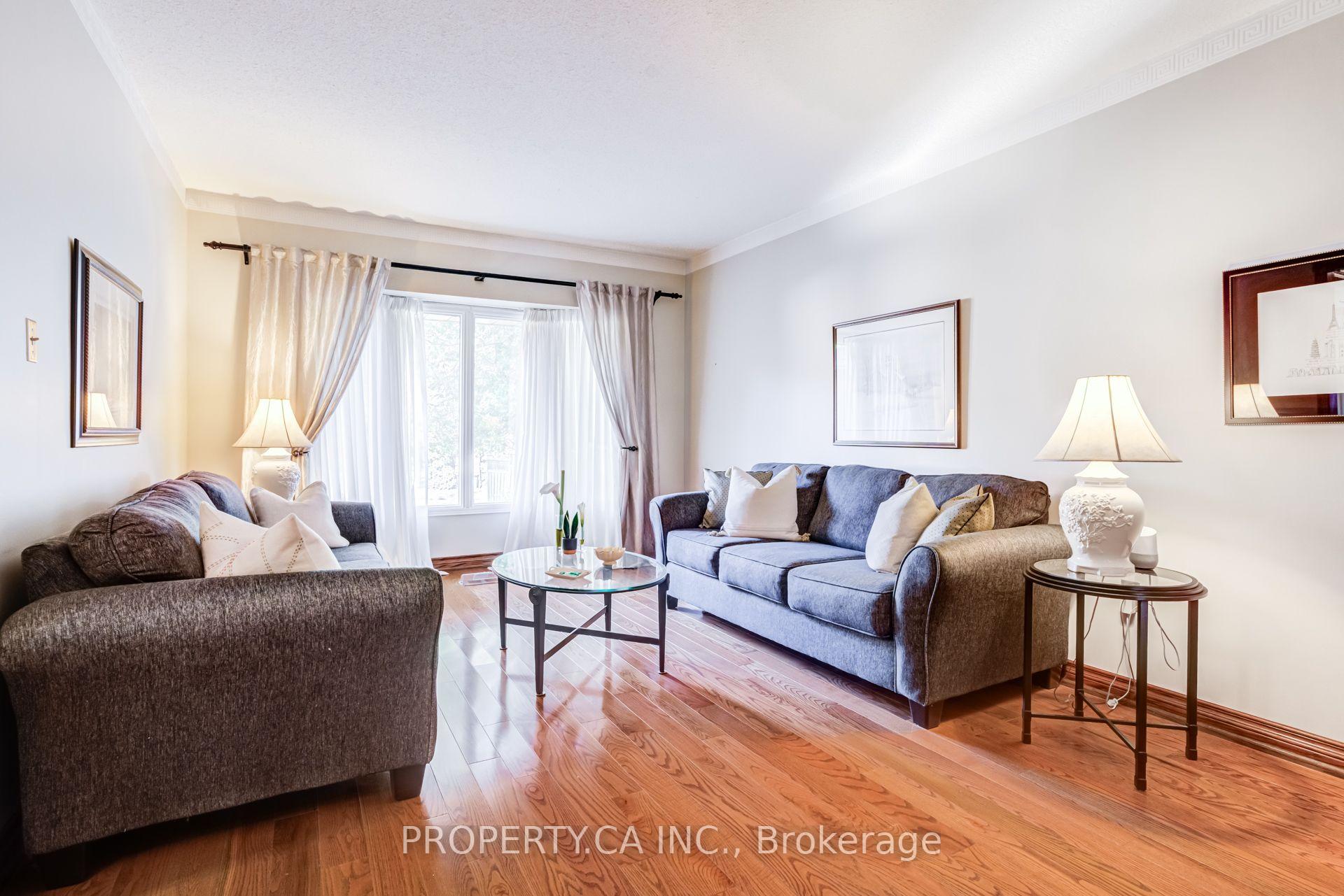 Photo 7 of 411 Freeman Crescent, Oakville, Falgarwood — HOMEH