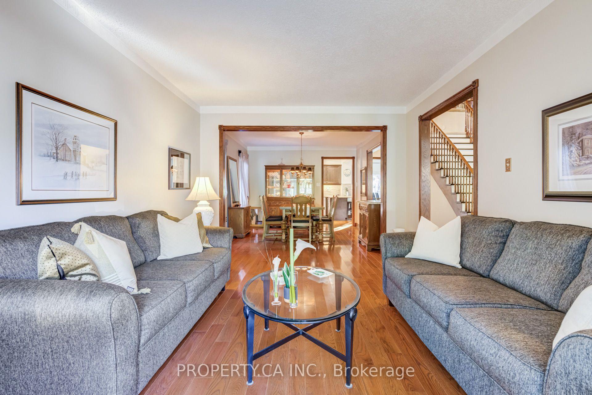 Photo 9 of 411 Freeman Crescent, Oakville, Falgarwood — HOMEH