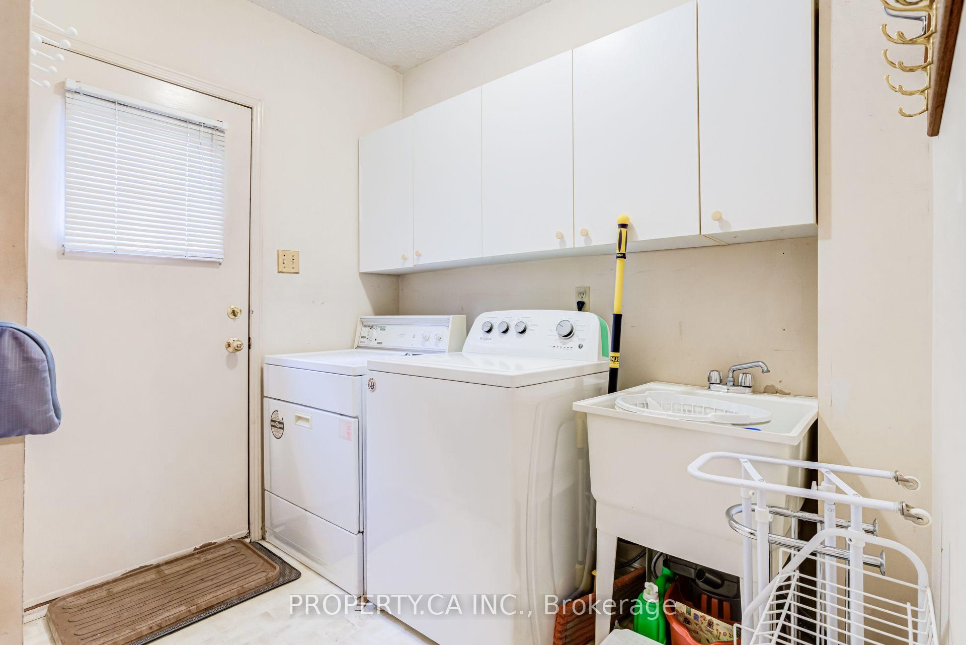 Photo 24 of 411 Freeman Crescent, Oakville, Falgarwood — HOMEH