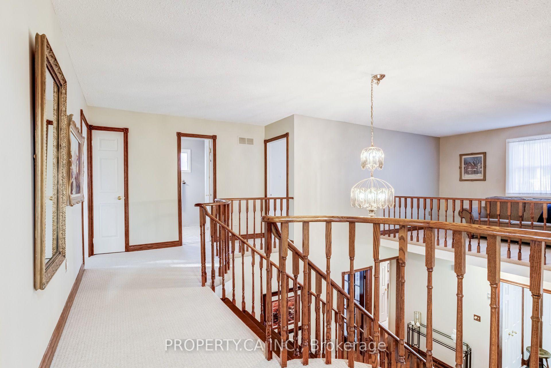 Photo 26 of 411 Freeman Crescent, Oakville, Falgarwood — HOMEH