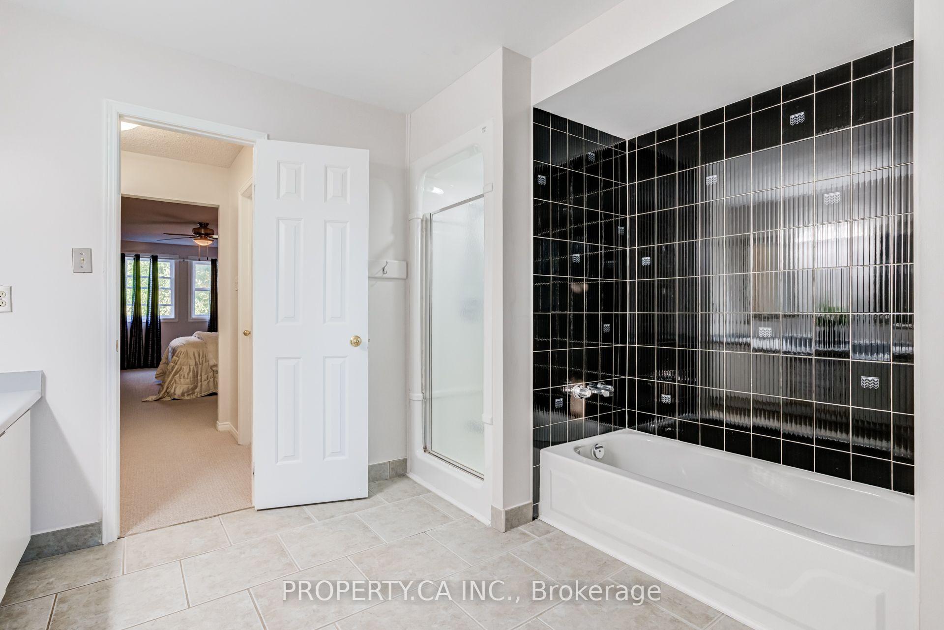 Photo 34 of 411 Freeman Crescent, Oakville, Falgarwood — HOMEH