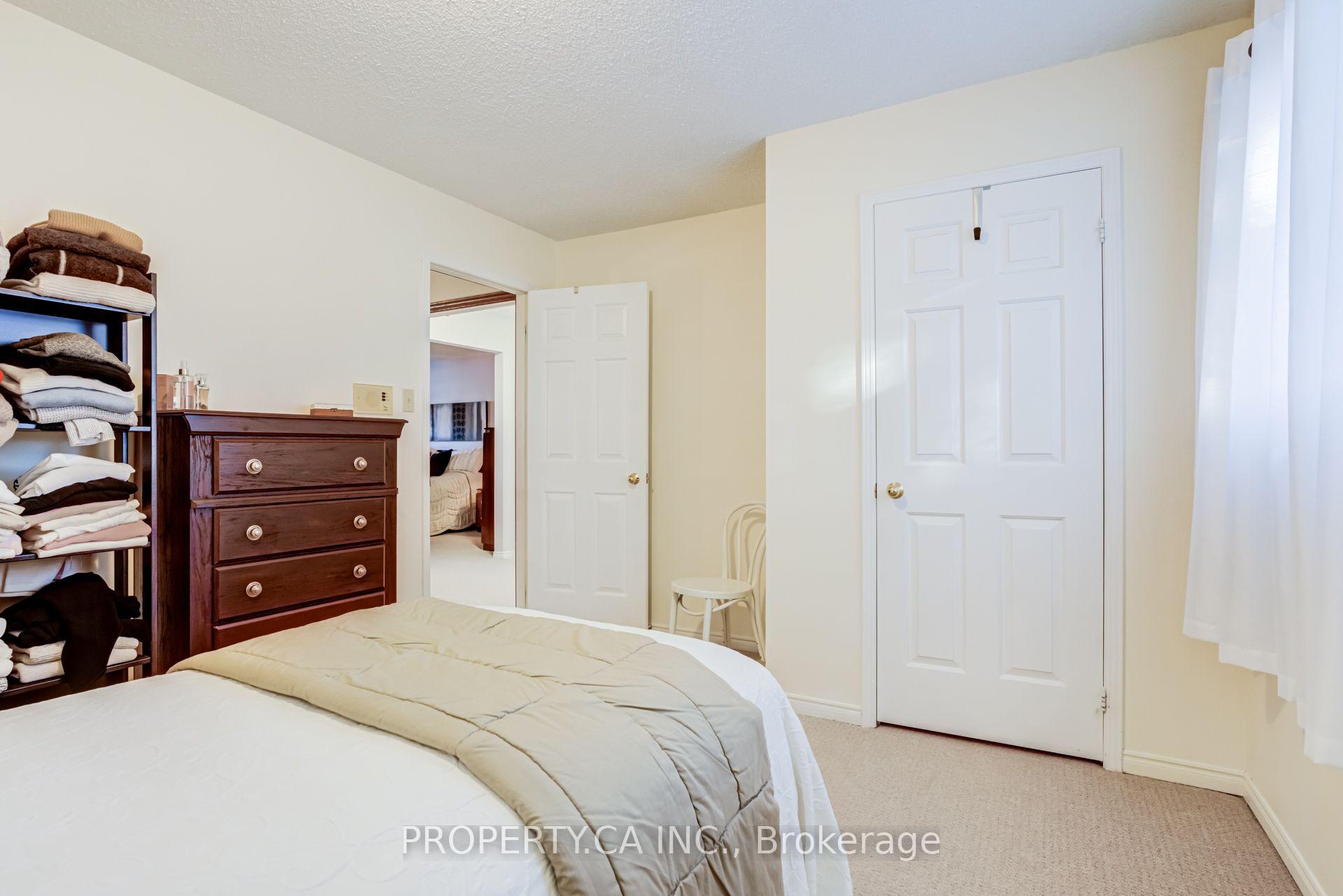Photo 36 of 411 Freeman Crescent, Oakville, Falgarwood — HOMEH