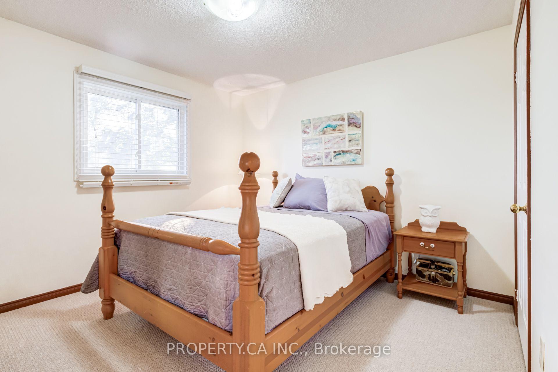 Photo 37 of 411 Freeman Crescent, Oakville, Falgarwood — HOMEH