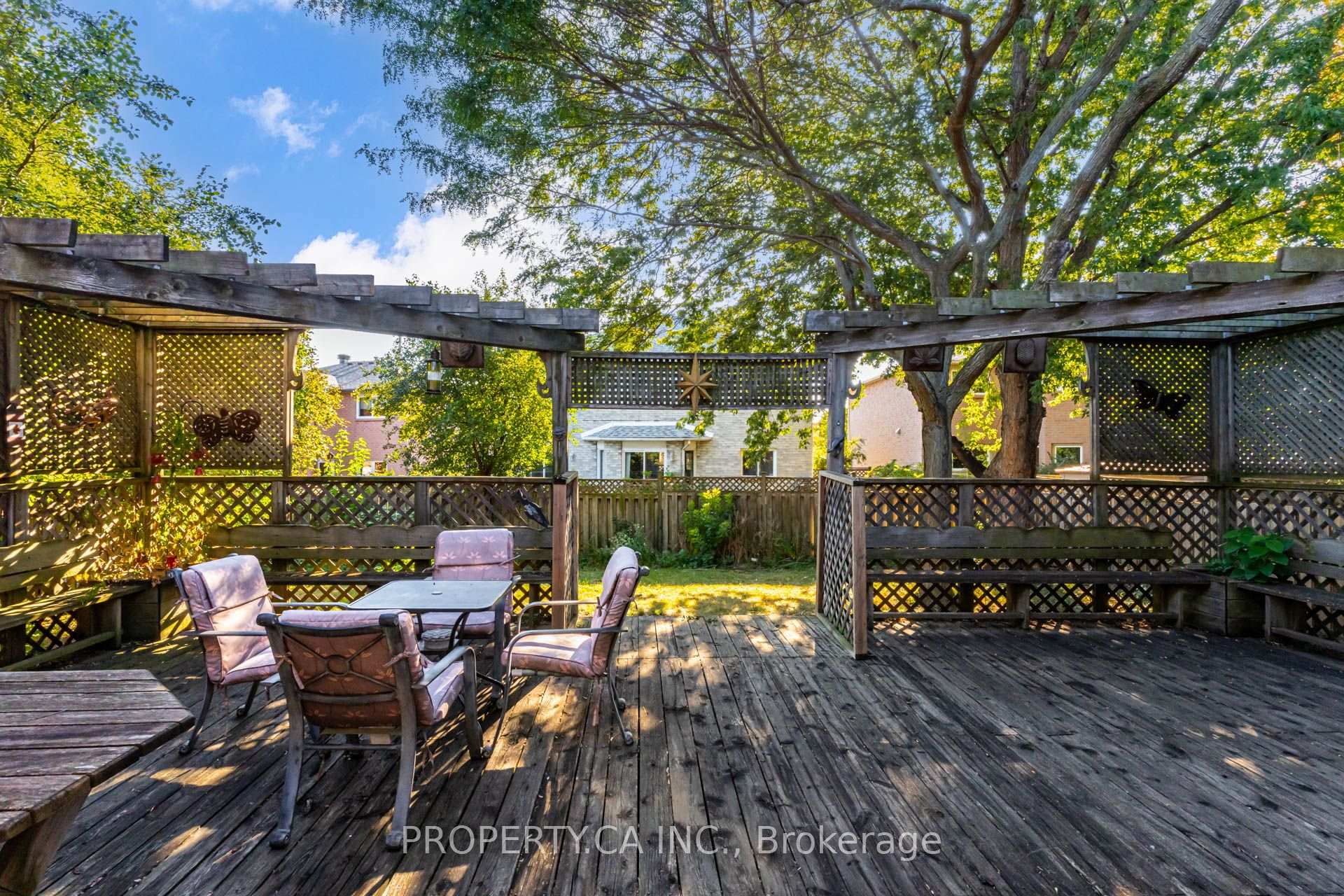 Photo 44 of 411 Freeman Crescent, Oakville, Falgarwood — HOMEH