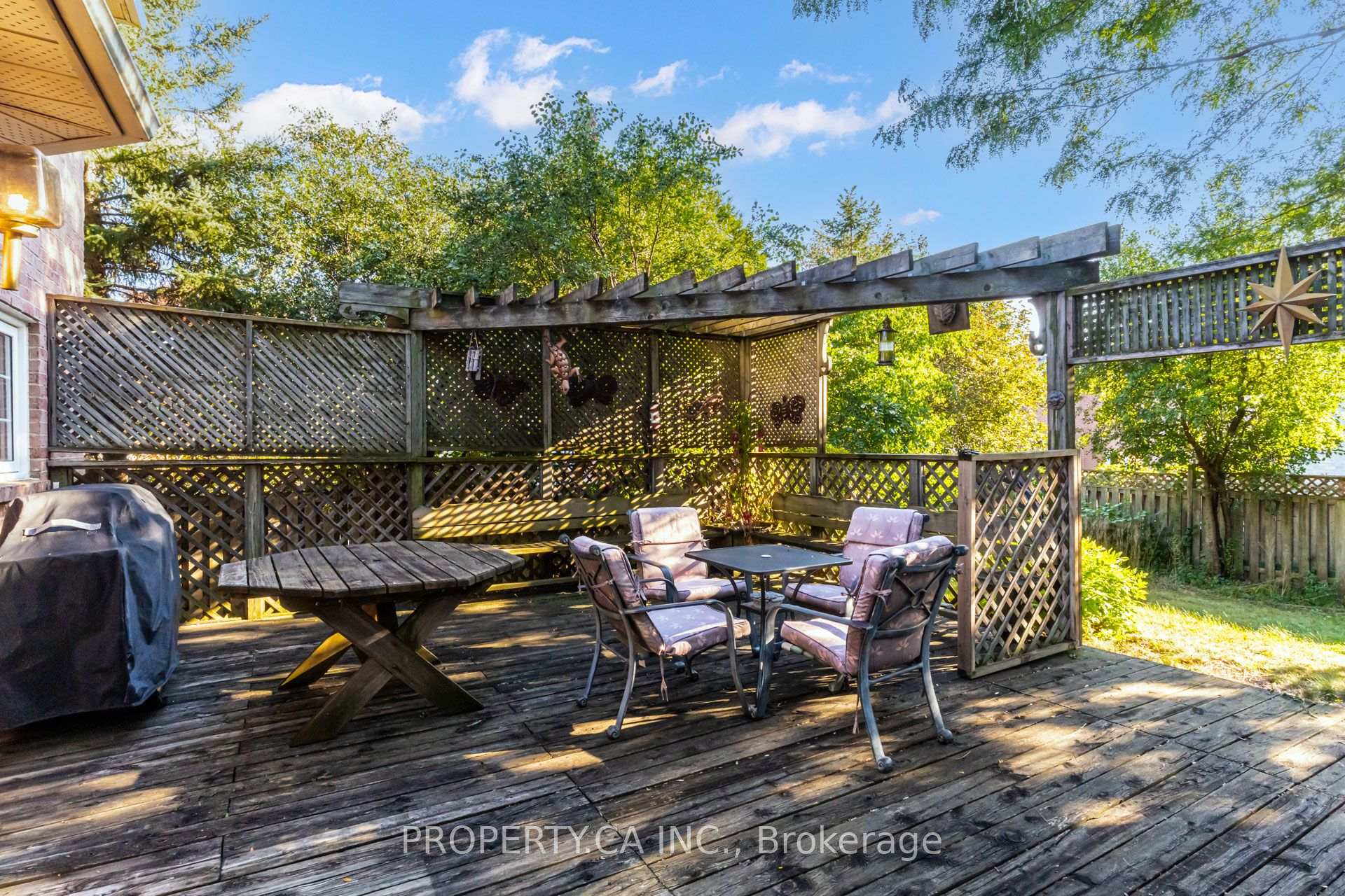 Photo 45 of 411 Freeman Crescent, Oakville, Falgarwood — HOMEH