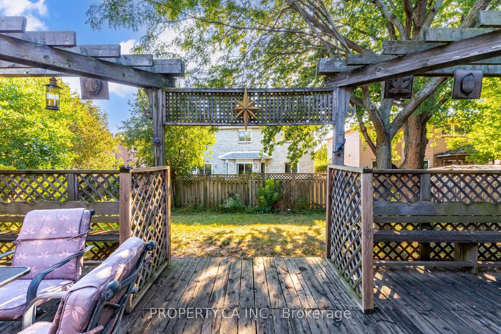 Photo 47 of 411 Freeman Crescent, Oakville, Falgarwood — HOMEH