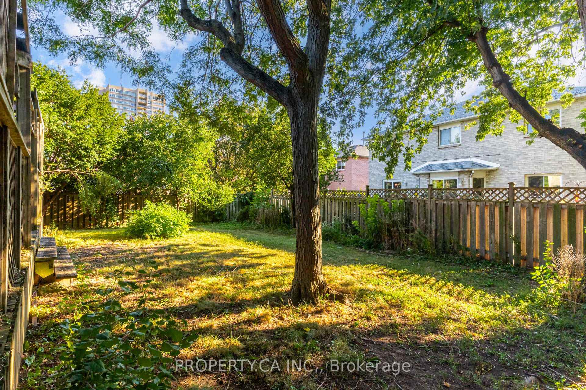 Photo 48 of 411 Freeman Crescent, Oakville, Falgarwood — HOMEH