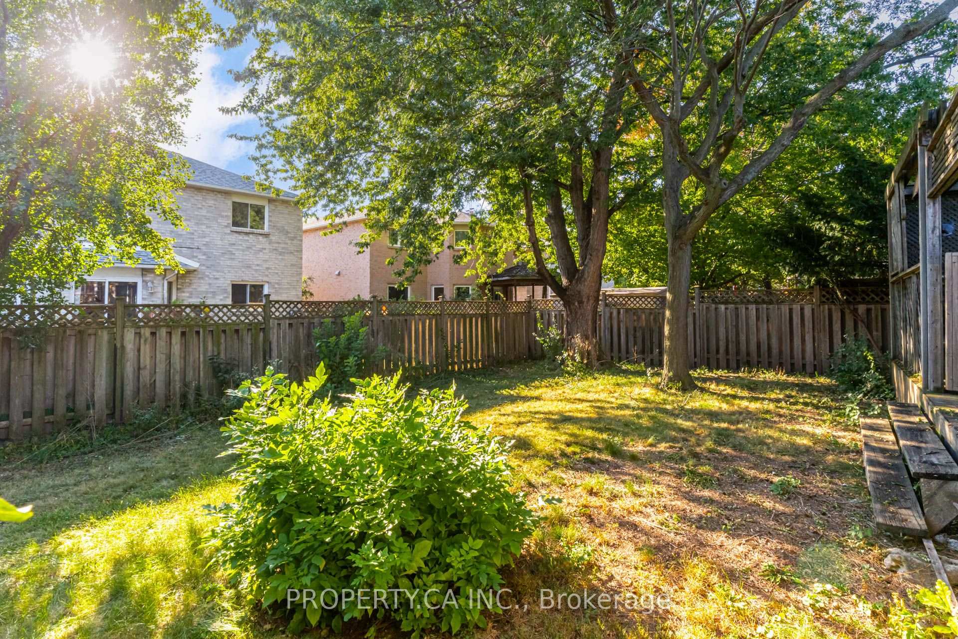 Photo 49 of 411 Freeman Crescent, Oakville, Falgarwood — HOMEH
