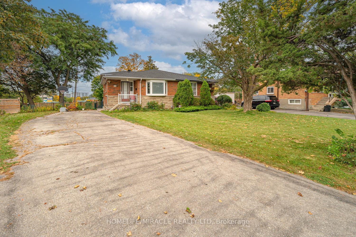 Photo 6 of 54 Sunderland Crescent, Scarborough, Woburn — HOMEH