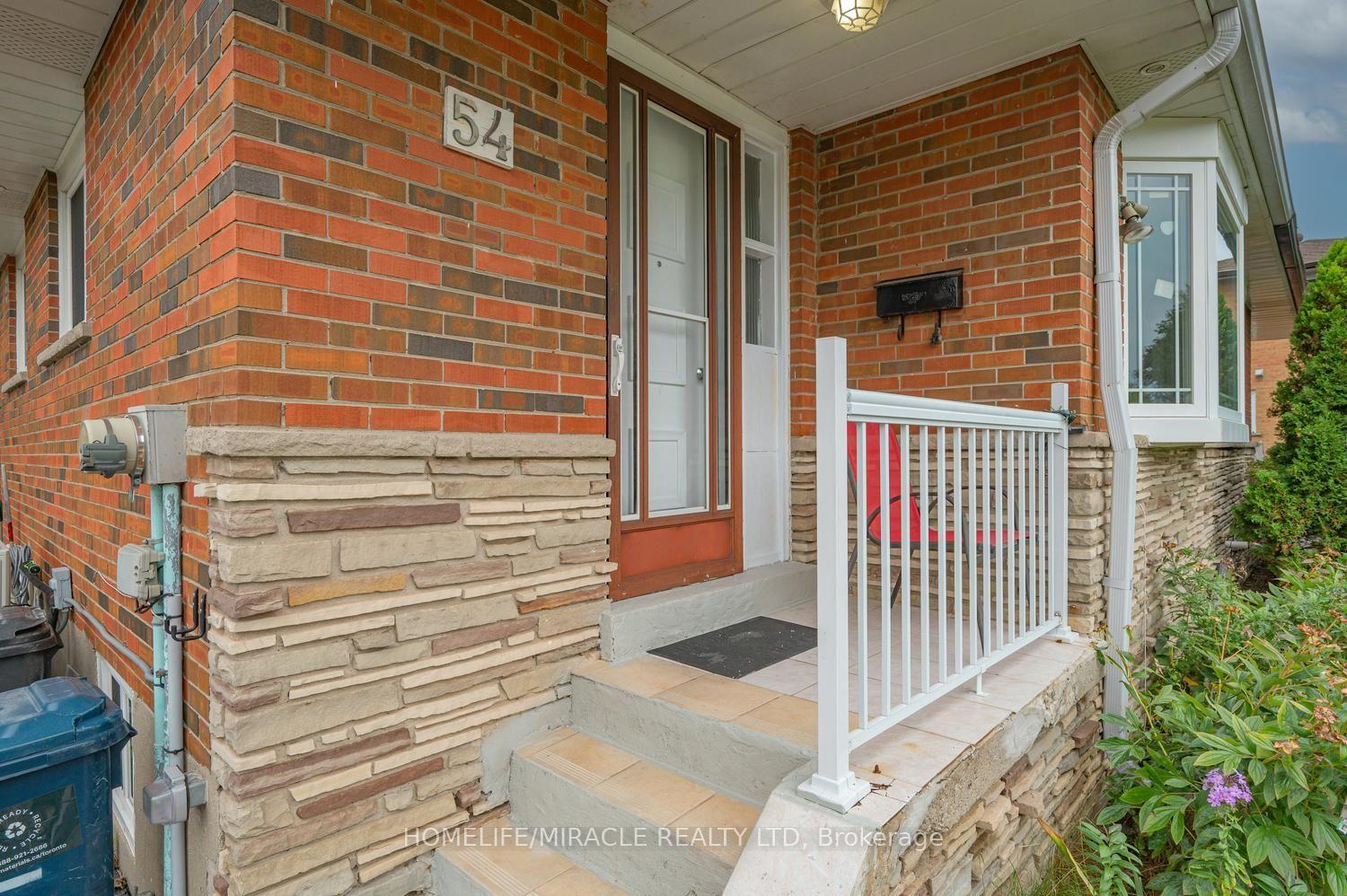 Photo 7 of 54 Sunderland Crescent, Scarborough, Woburn — HOMEH