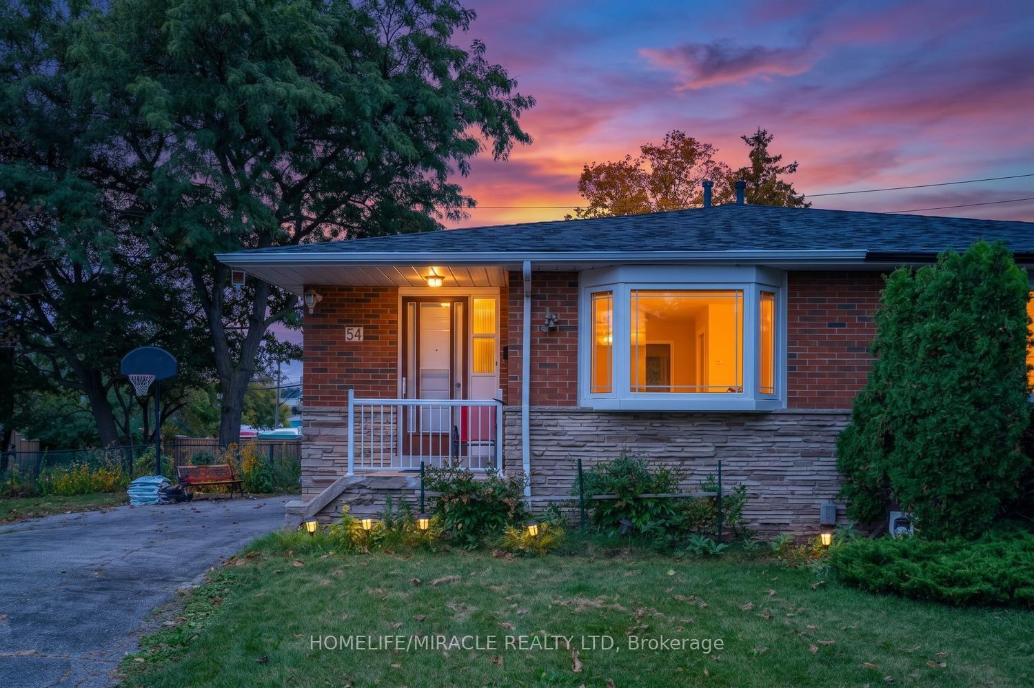 Photo 8 of 54 Sunderland Crescent, Scarborough, Woburn — HOMEH