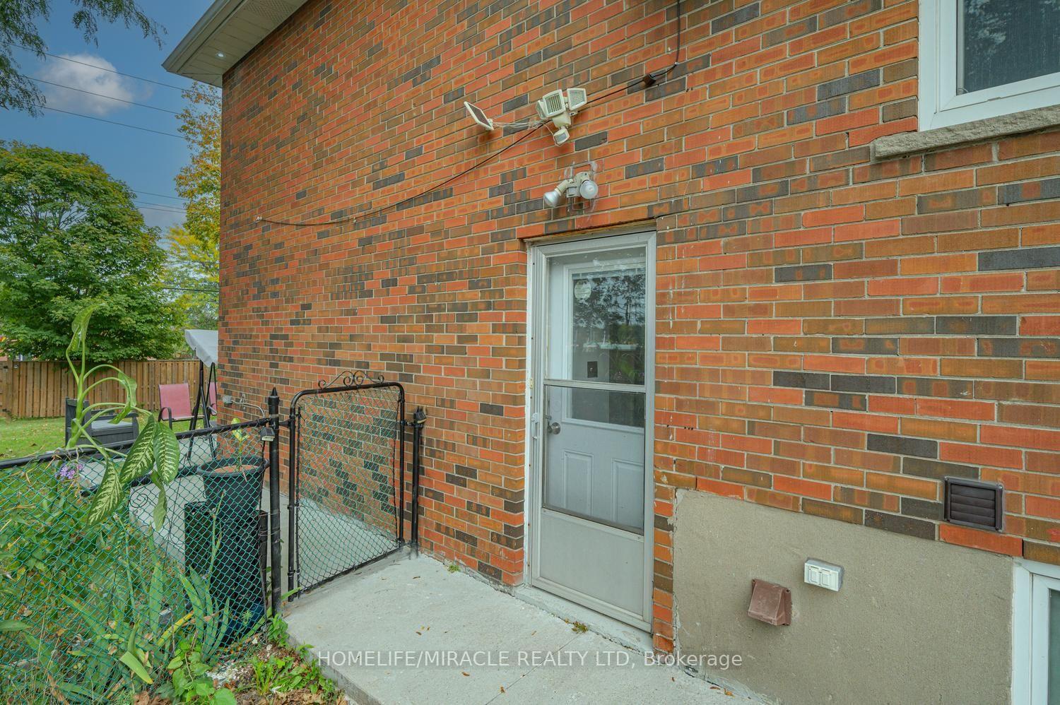 Photo 47 of 54 Sunderland Crescent, Scarborough, Woburn — HOMEH